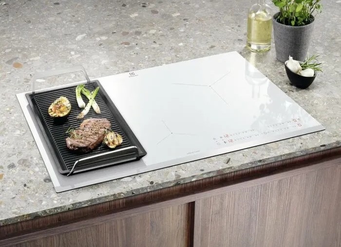 Electrolux EIL83443BW 600 Bridge induction hob - 80 cm, built-in 75 x 49 cm, maximum power 4600 W, available in both white and black, Slider Touch controls, countdown timer, timer, automatic shut-off, Bridge zone, immediate shipping!