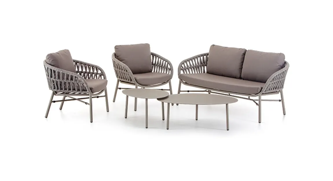 Example of two Grattoni ISLANS outdoor coffee tables with outdoor lounge set