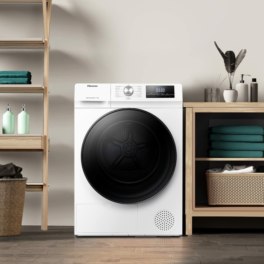 Hisense DHQA902U Asciugatrice cm. 60 - capacità 9 kg - bianco con oblò nero, ambientata