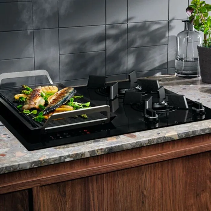 Electrolux KDI641723K mixed hob - 60 cm, built-in 56 x 49, left side induction, right side gas.