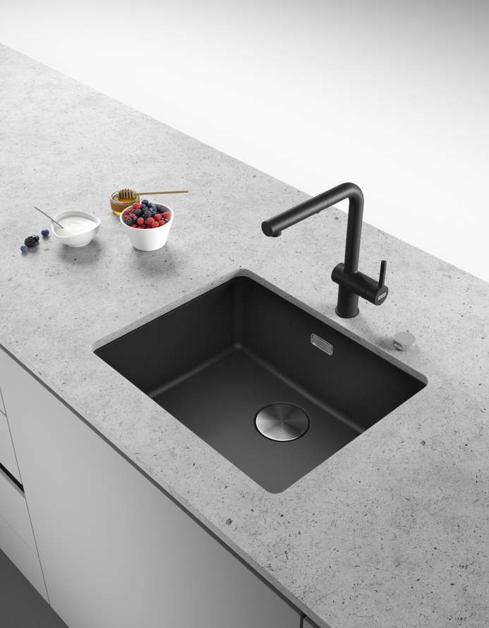 Lavelli in fragranite Franke, incasso sottotop, nero black matt con miscelatore abbinato, immagine ambientata