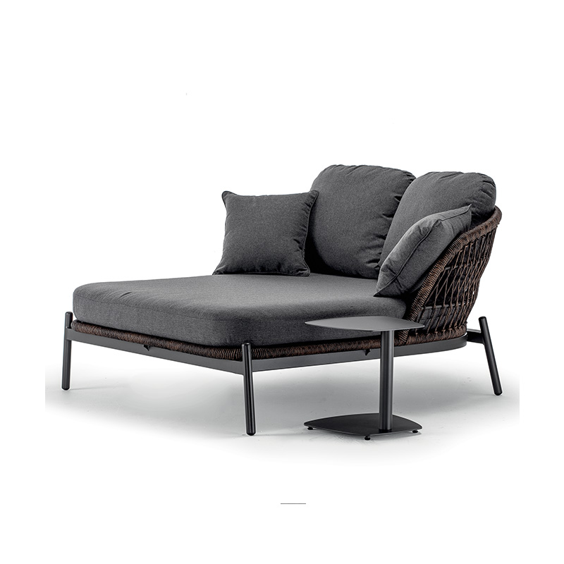 example of Grattoni MALDIVES coffee table with daybed